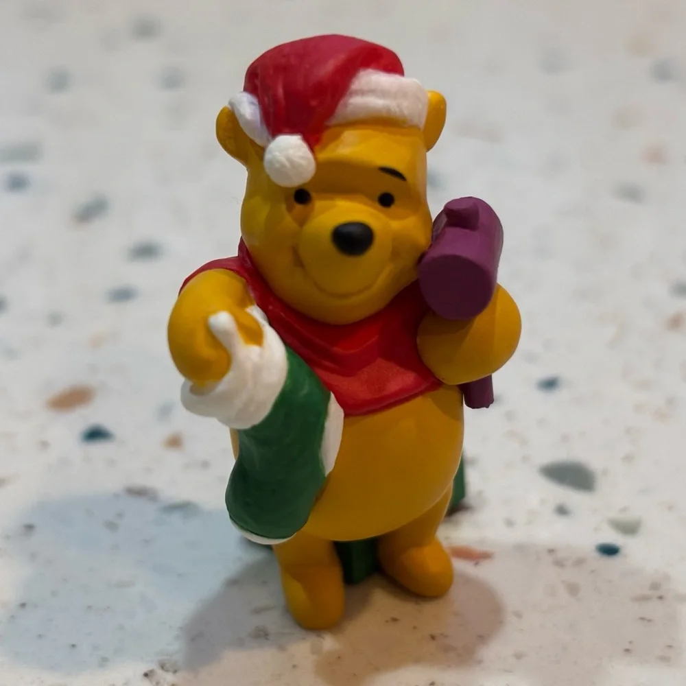 Hallmark Merry Miniatures‎ 1999 Winnie the Pooh Figurine Christmas at Pooh’s